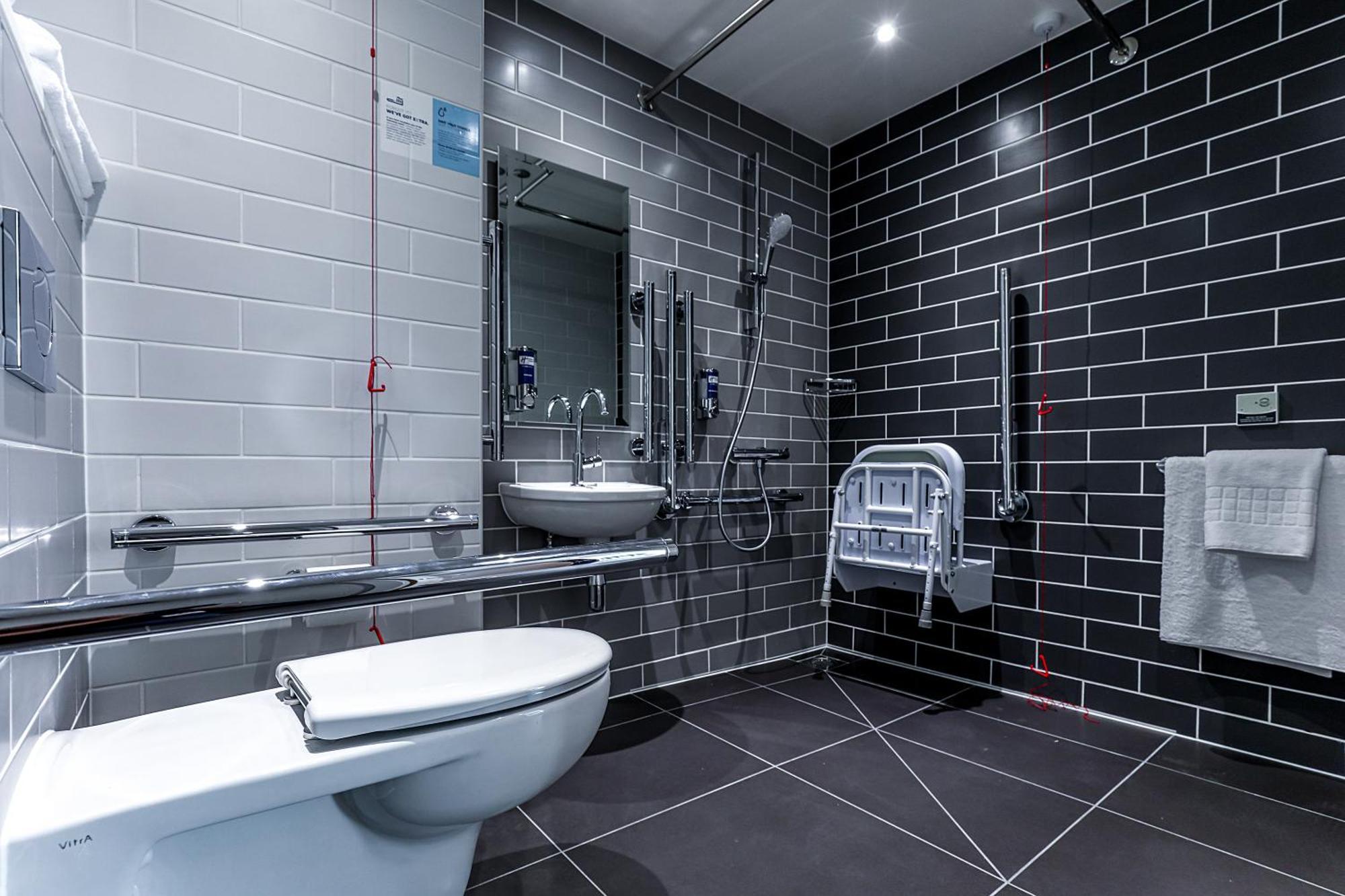 Holiday Inn Express - Exeter - City Centre By Ihg Eksteriør bilde